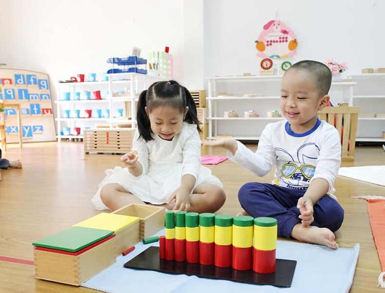 Sự khác biệt giữa phương pháp Montessori với những phương pháp giáo dục truyền thống